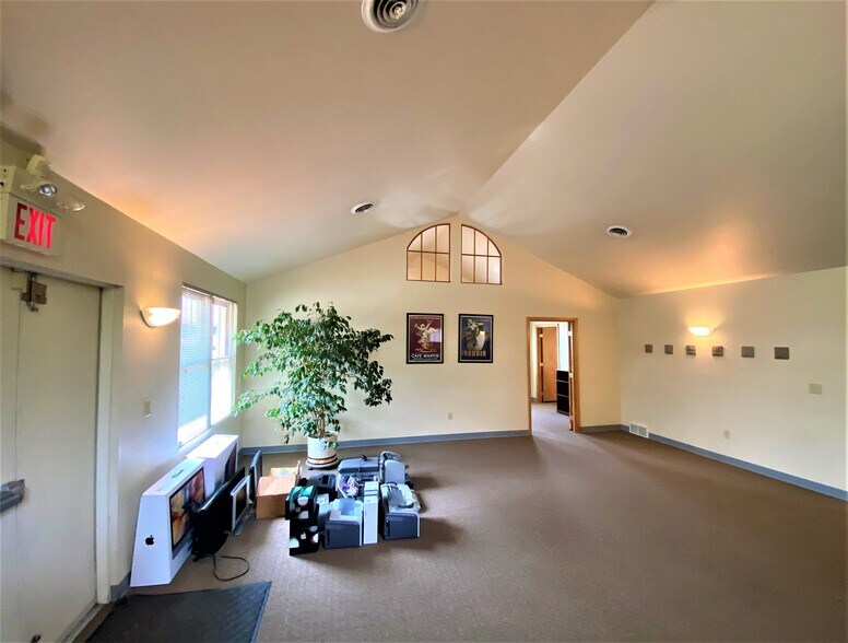 More Photos Of 206 Monroe St, Monroeville Office For Lease