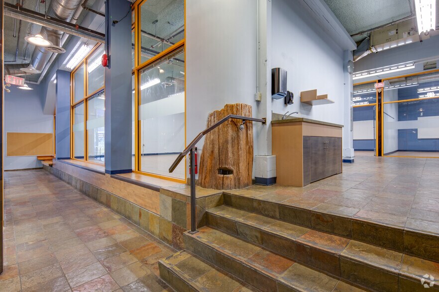 More Photos Of 541-547 Seymour St, Vancouver Storefront Retail Office For Lease