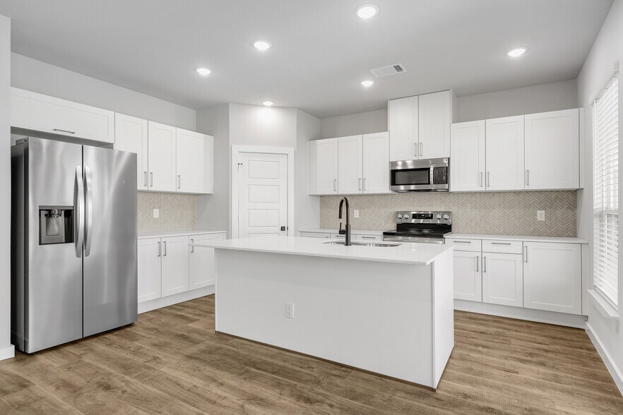 More Photos Of 4059 Clovis St, Midlothian Multifamily For Sale