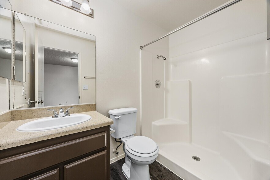 More Photos Of 1201 40th St, Bakersfield Apartments For Sale