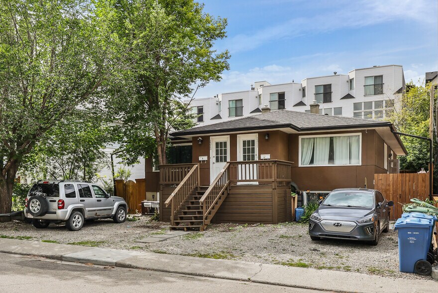 More Photos Of 2313 16 St SW, Calgary Apartments For Sale