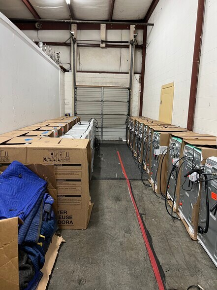 More Photos Of 2602-2604 Grissom Dr, Nashville Warehouse For Lease