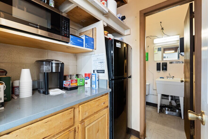 More Photos Of 400 N Circle Dr, Colorado Springs Storefront For Sale