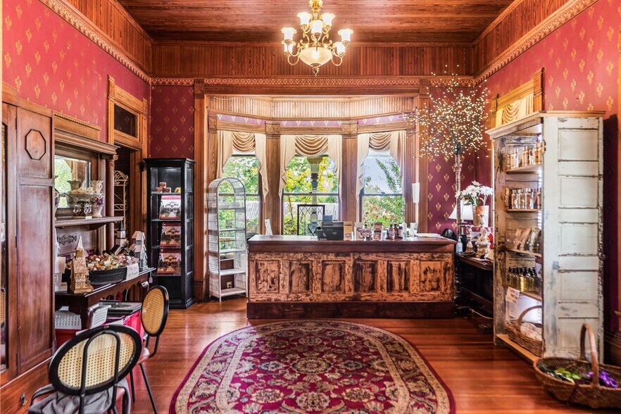 More Photos Of 323 N Main St, Swainsboro Restaurant For Sale