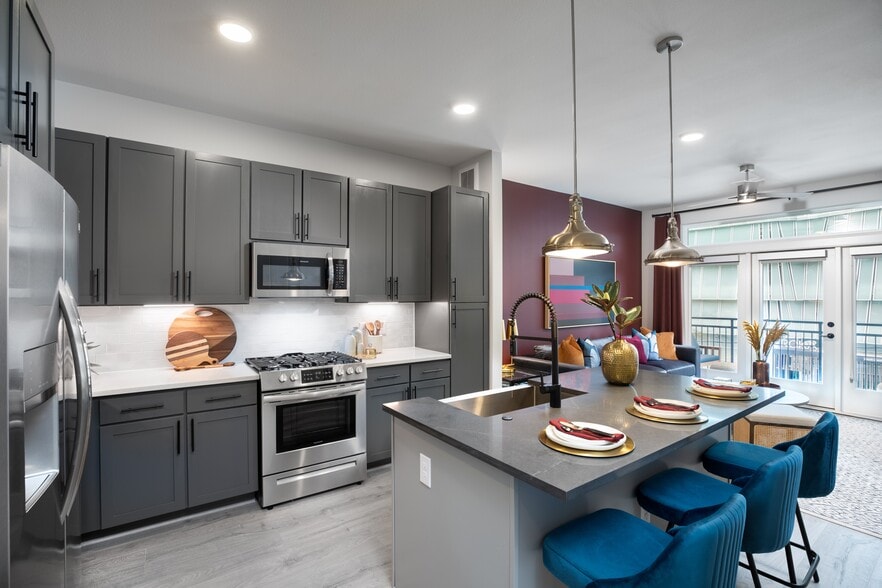 More Photos Of 3015 Weslayan St, Houston Apartments For Lease