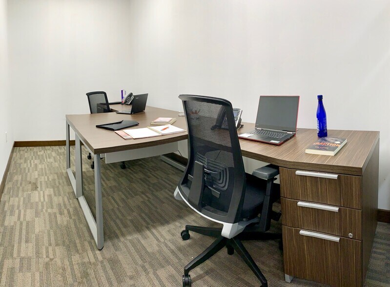 More Photos Of 1900 Glades Rd, Boca Raton Coworking Space