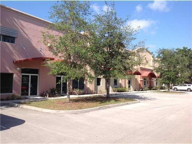 More Photos Of 829-829 S Kings Hwy, Fort Pierce Warehouse For Lease