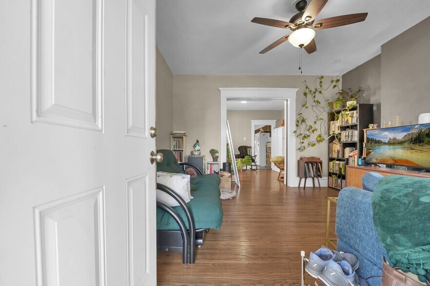 More Photos Of 2406-2408 Indianola Ave, Columbus Apartments For Sale