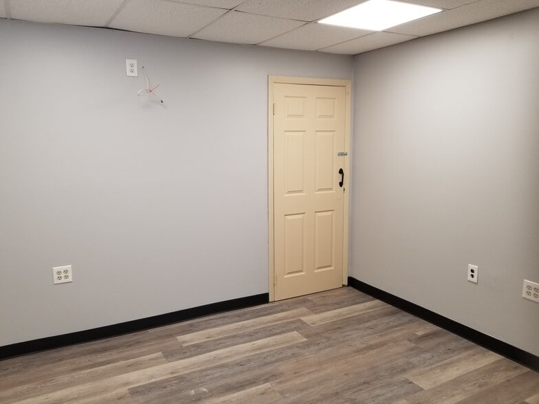 More Photos Of 9244 E Hampton Dr, Capitol Heights Unknown For Lease
