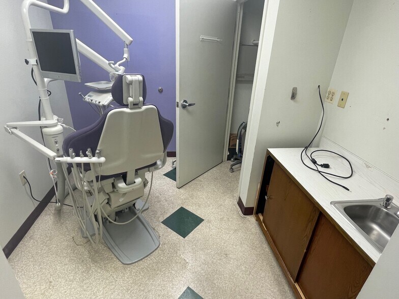 More Photos Of 11201-11259 Lockwood Dr, Silver Spring Office For Sale