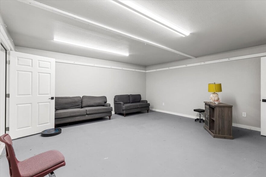 More Photos Of 865 County Road 446, Rockdale Warehouse For Sale