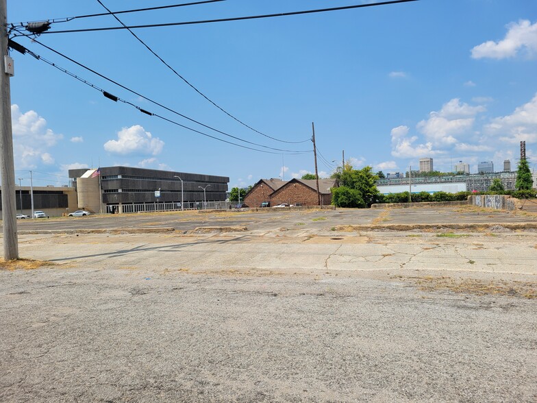 More Photos Of 618 B.B. King Boulevard, Memphis Land For Sale