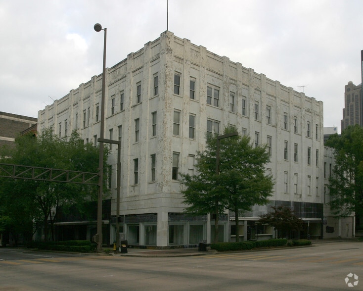 More Photos Of 300 20th St N, Birmingham Apartments For Sale