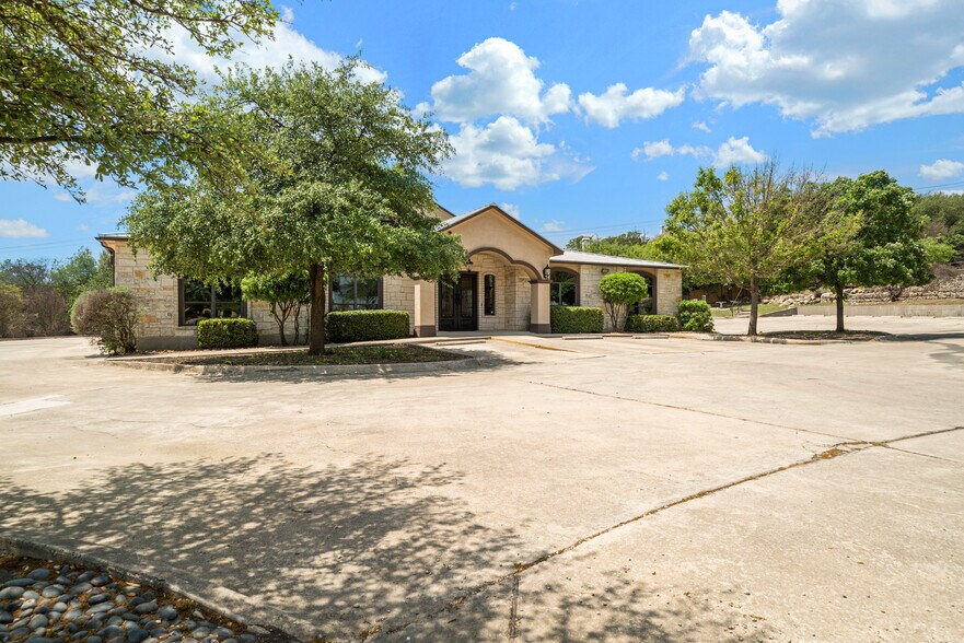 More Photos Of 12703 Spectrum Dr, San Antonio Loft Creative Space For Sale