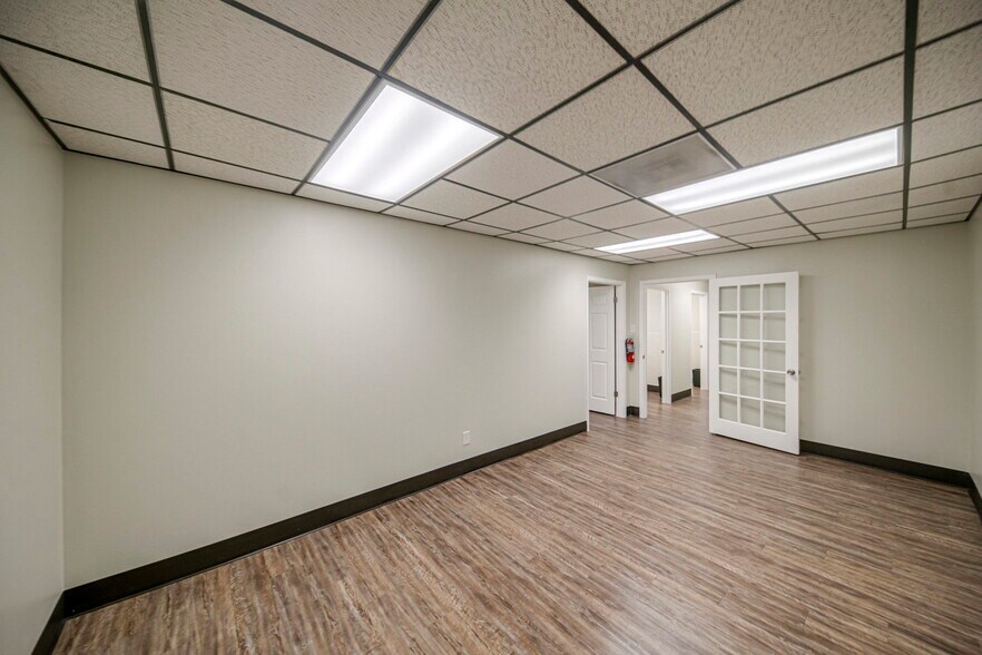 More Photos Of 1410 Rankin Hwy, Midland Office For Sale