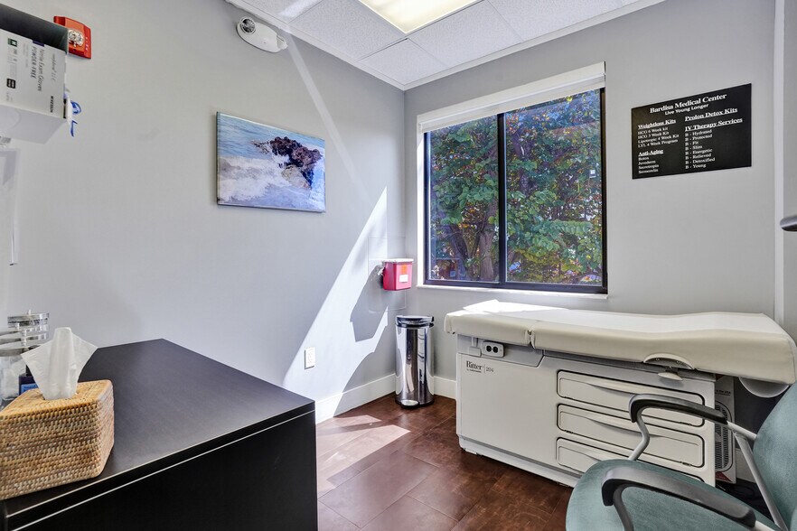 More Photos Of 7374 SW 93rd Ave, Miami Office For Sale