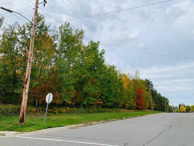 More Photos Of 13th Street SE -1 @ 2nd Avenue SE, Grand Rapids Land For Sale