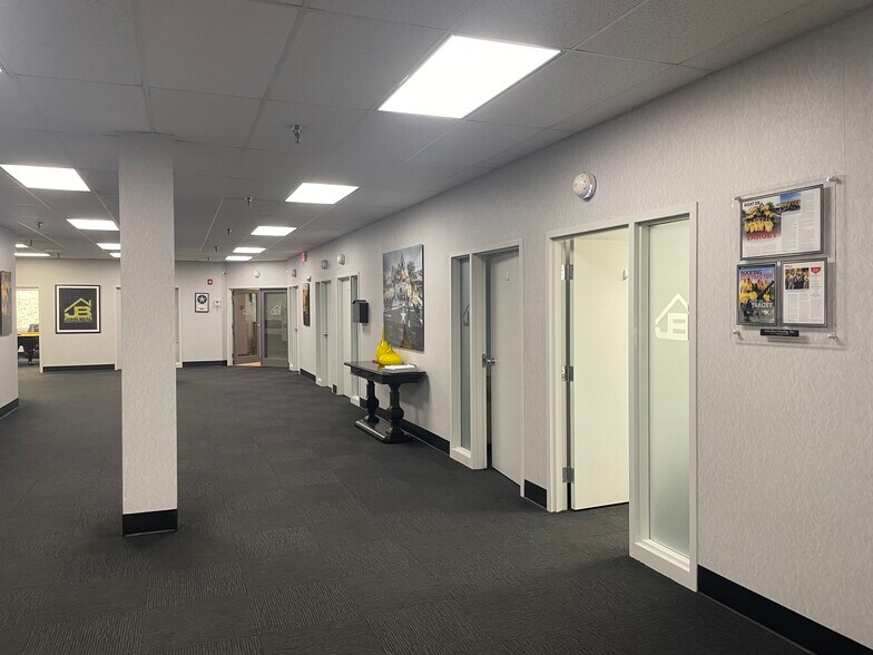 More Photos Of 12181 Prichard Farm Rd, Maryland Heights Office For Sale