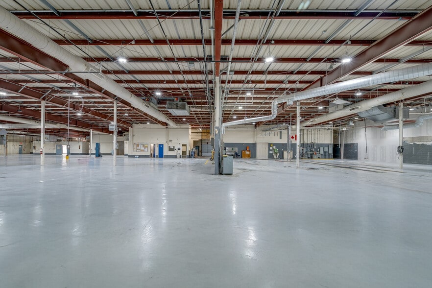 More Photos Of 47 Antares Dr, Ottawa Warehouse For Lease