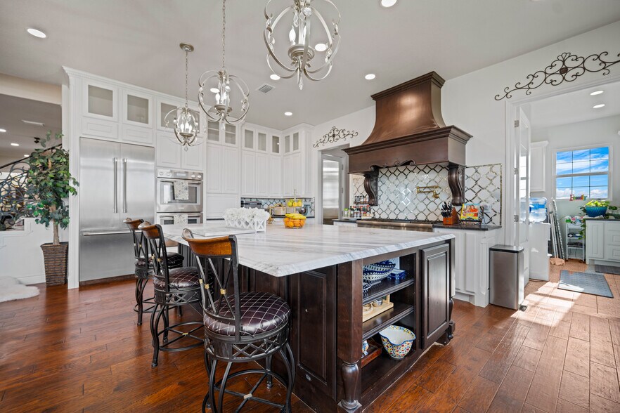 More Photos Of 741 County Road 159, Kenedy Flex For Sale