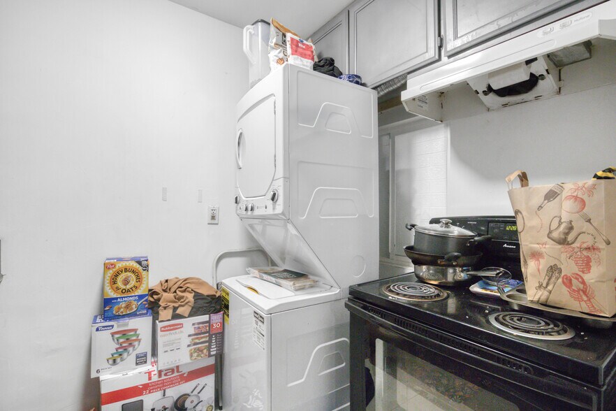 More Photos Of 5447 Blackwelder St, Los Angeles Apartments For Sale