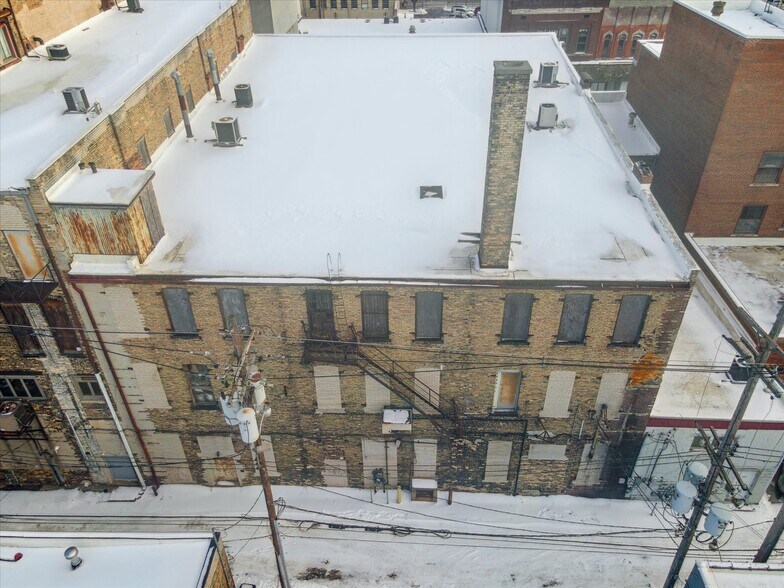 More Photos Of 711 Washington Ave, Bay City Medical For Sale