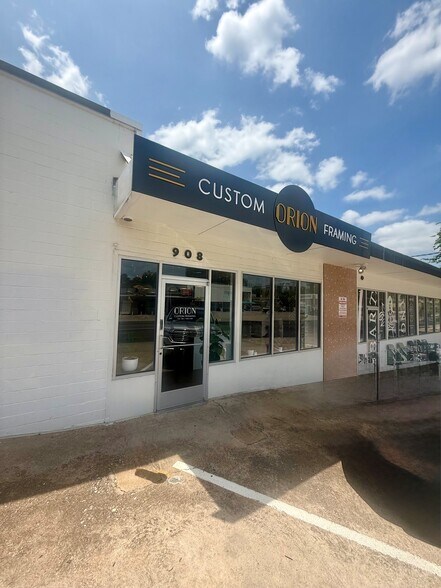 More Photos Of 900-904 Lamar Blvd N, Austin Unknown For Lease