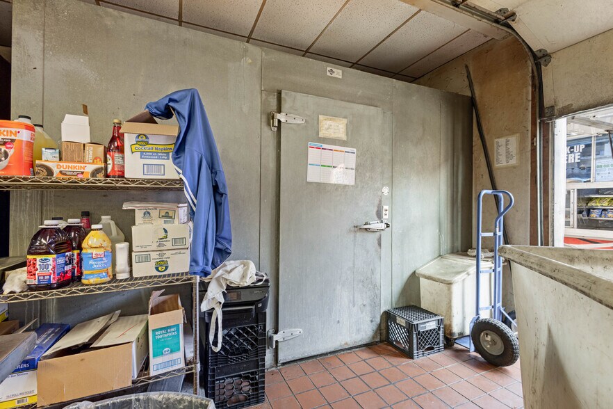 More Photos Of 20 Center St, Batavia Restaurant For Sale