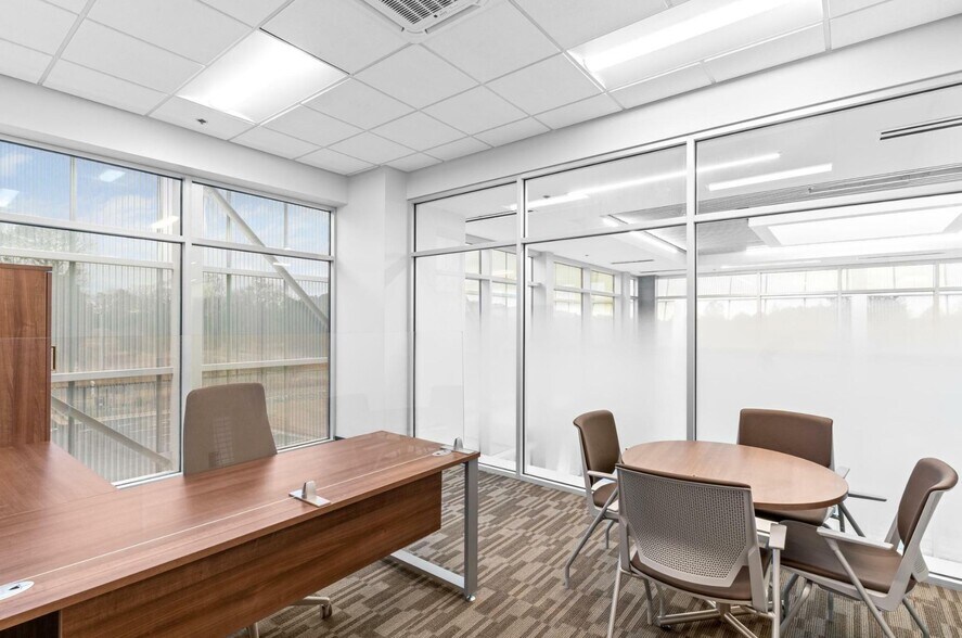 More Photos Of 100 Mkda Way, Griffin Manufacturing For Sale