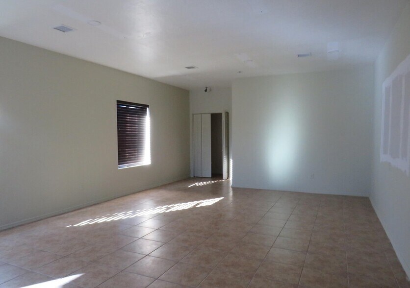 More Photos Of 1157 Circulo Mercado, Nogales Medical For Sale