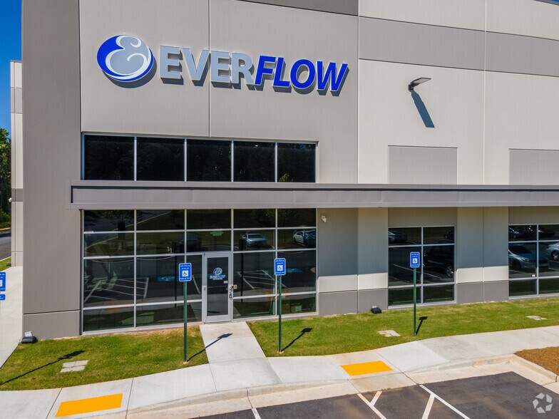 More Photos Of 12101 Harland Dr, Covington Warehouse For Lease