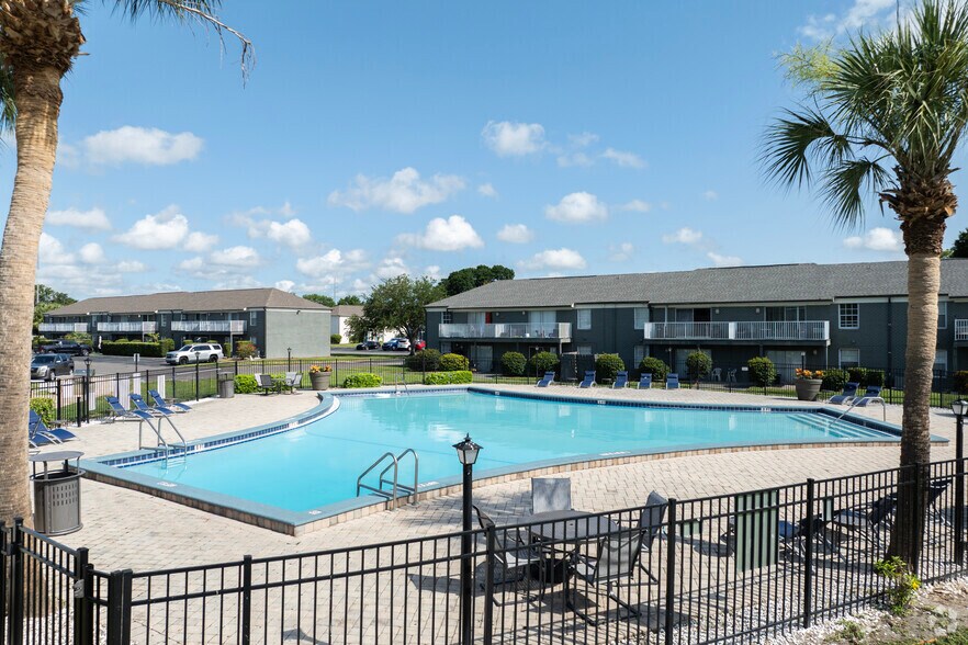 More Photos Of 6900 Concord Dr, Tampa Apartments For Sale