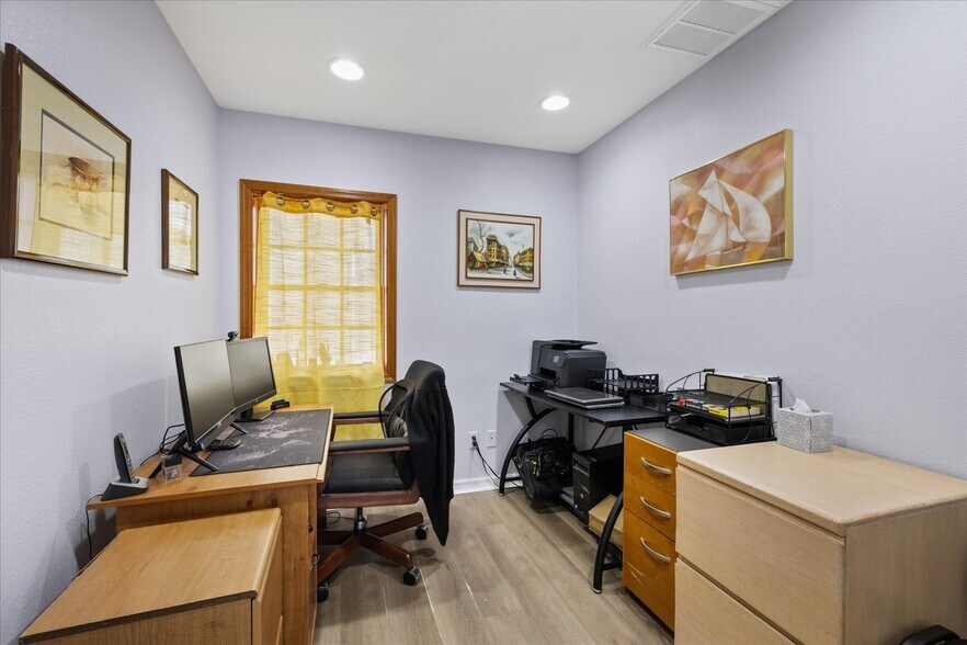 More Photos Of 6511 Main St, New Port Richey Office For Sale