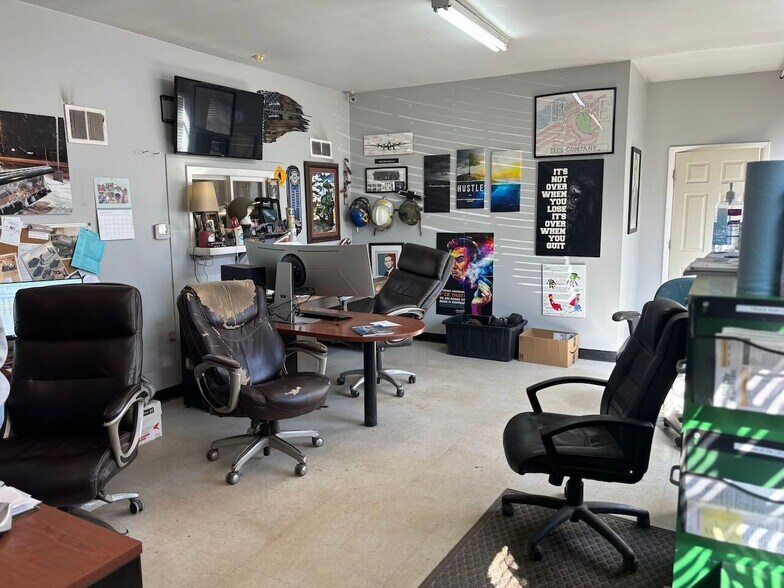 More Photos Of 113-115 Smith Ave, Mansfield Truck Terminal For Sale