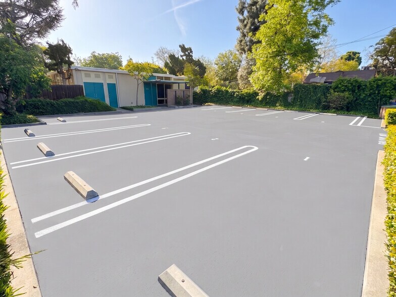 More Photos Of 319 Harvard Ave, Claremont Office For Sale