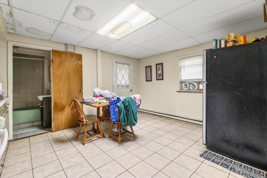 More Photos Of 914 Madison Ave, Scranton Apartments For Sale