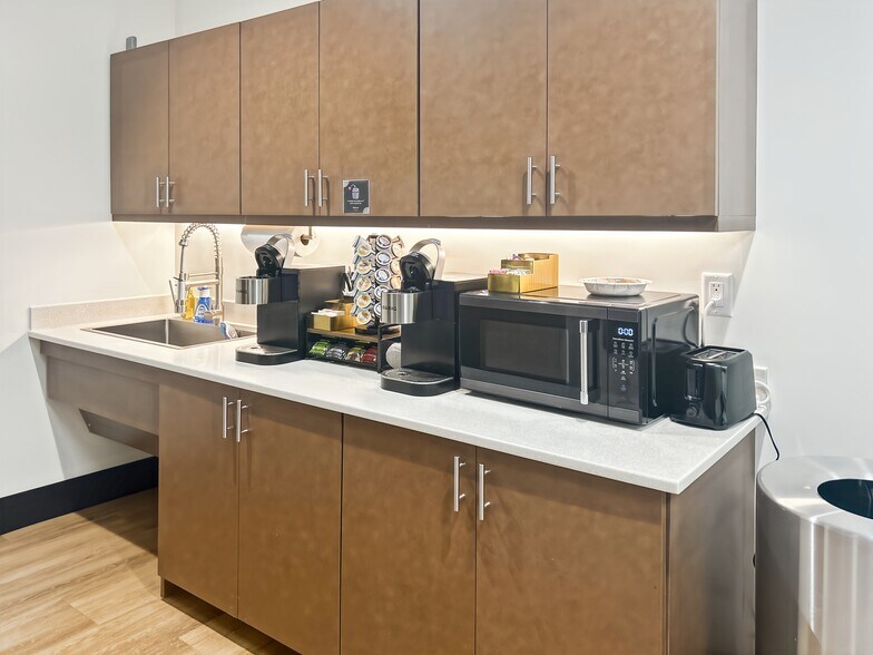 More Photos Of 1301 Industrial Dr, Crestview Coworking Space