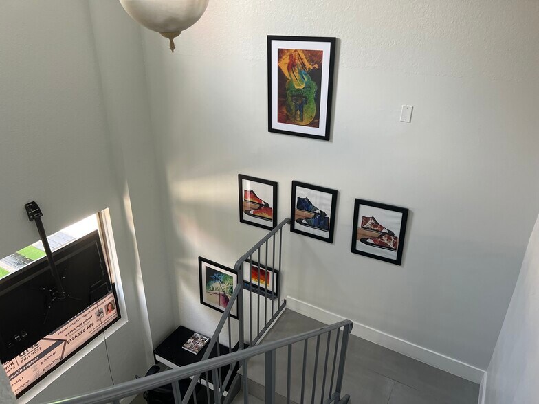 More Photos Of 1918 Harrison St, Hollywood Loft Creative Space For Lease