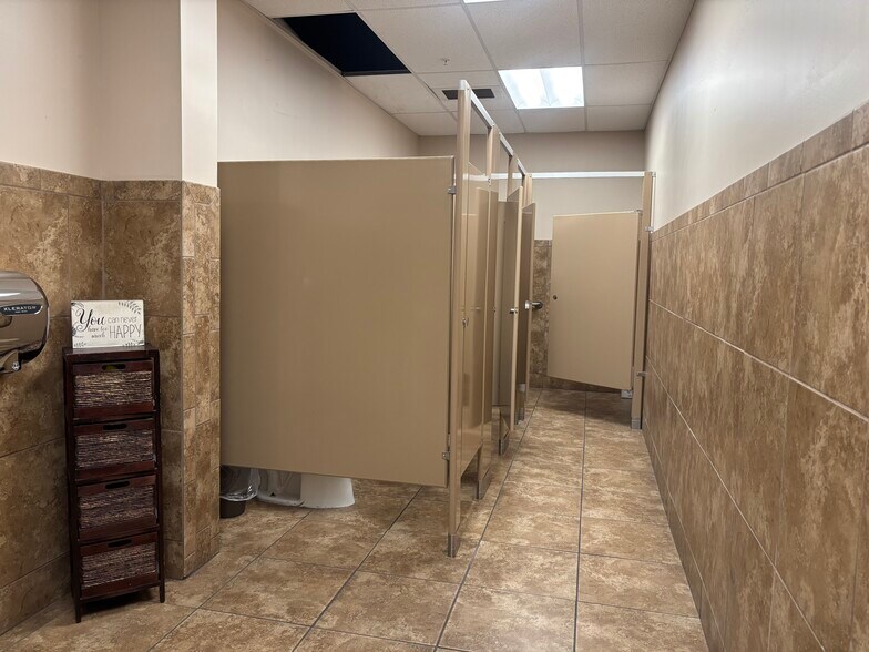 More Photos Of 11105-11119 Landmark 35 Dr, San Antonio Warehouse For Lease