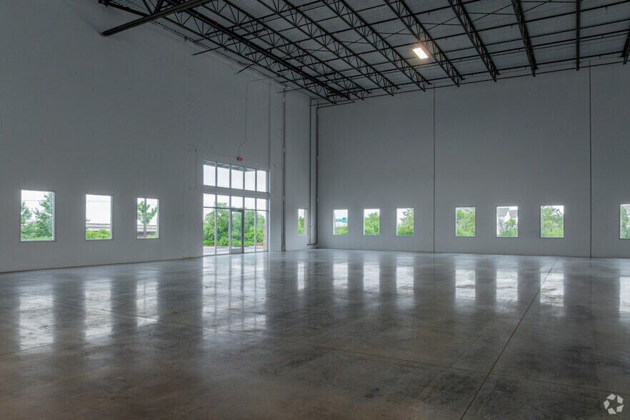 More Photos Of 6422 E Campus Dr, San Antonio Warehouse For Lease