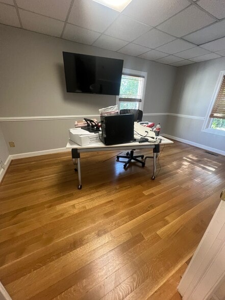 More Photos Of 1211-1221 Mall Dr, Richmond Office For Lease