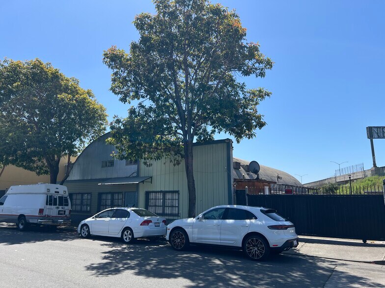 Primary Photo Of 4800 Bissell Ave, Richmond Manufacturing For Sale
