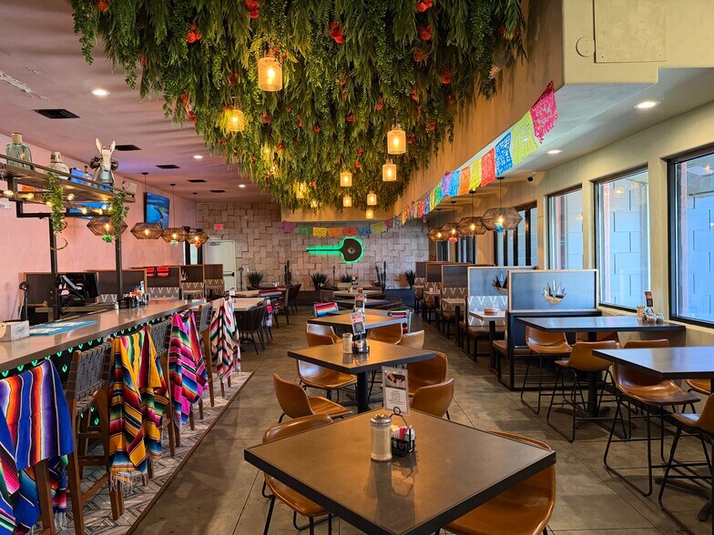 More Photos Of 4001 N Mesa St, El Paso Freestanding For Sale