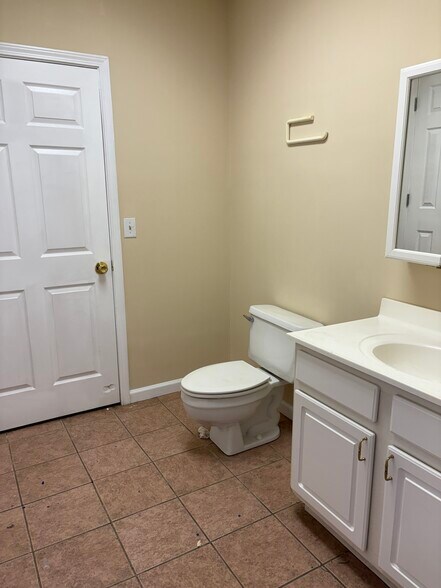 More Photos Of 619 Marcus St, Dublin Light Distribution For Sale