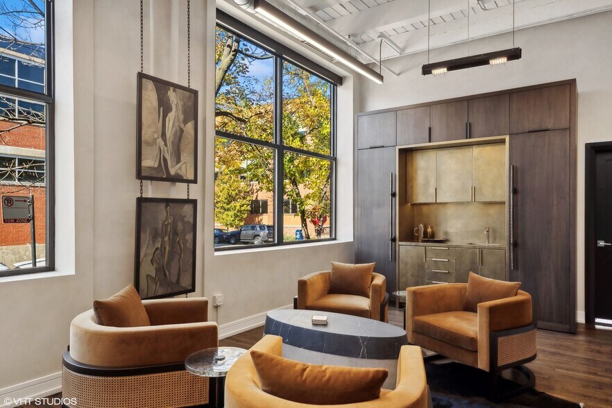 More Photos Of 1517 W Carroll Ave, Chicago Loft Creative Space For Lease