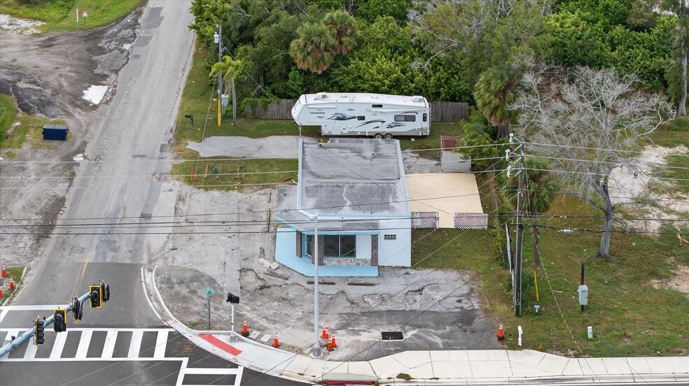 More Photos Of 1201 N Pinellas Ave, Tarpon Springs General Retail For Sale