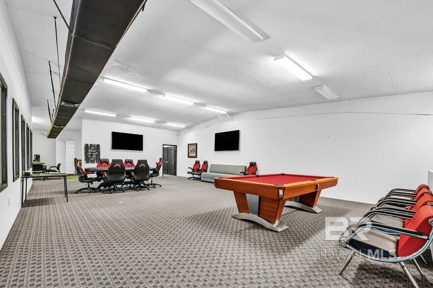 More Photos Of 20870 State Highway 59, Robertsdale Freestanding For Lease