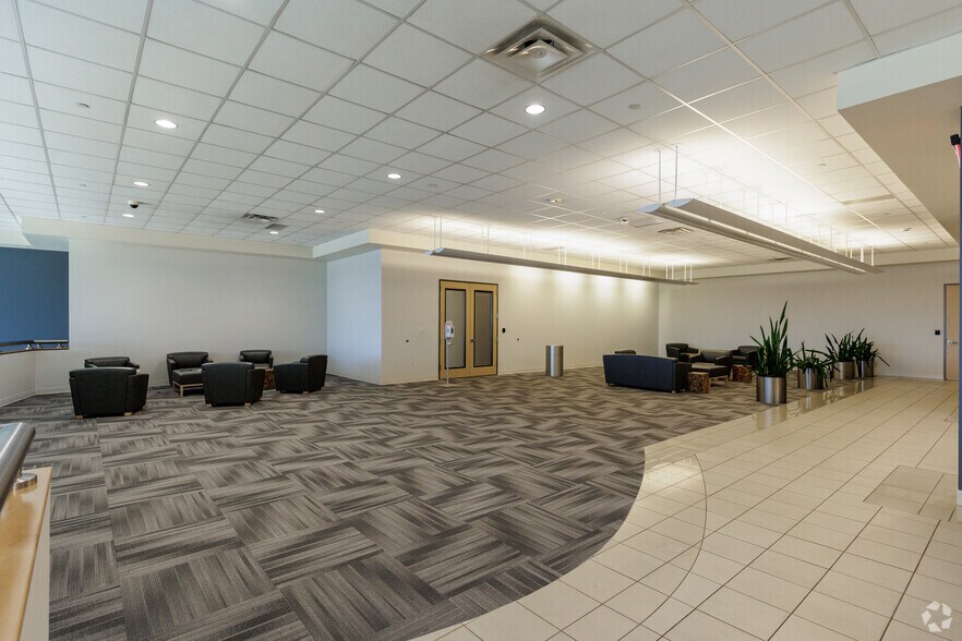 More Photos Of 4616 S US Highway 75, Denison Medical For Lease