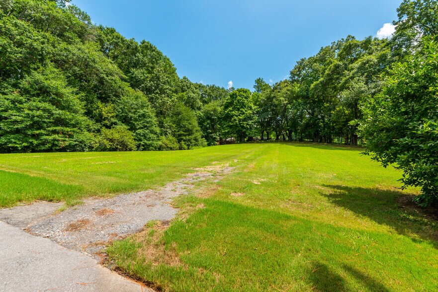 More Photos Of 565 Owens Gin Rd NE, Calhoun Lodge Meeting Hall For Sale