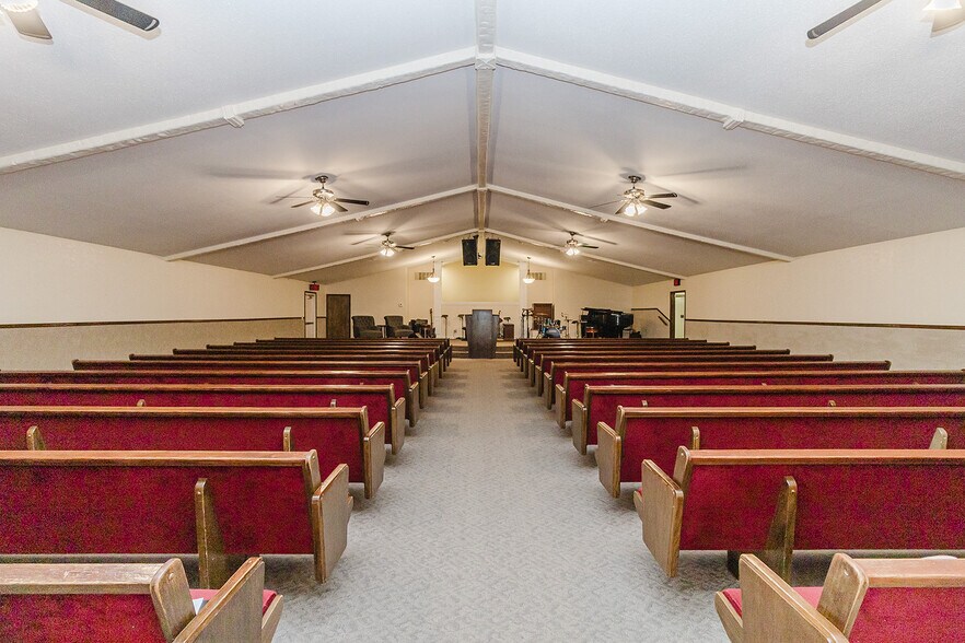 More Photos Of 1319 E 17th Ave, Hutchinson Religious Facility For Sale